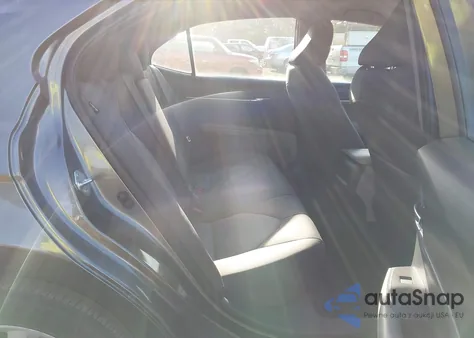 2022 Toyota Camry Le z USA, uszkodzony, nr VIN 4T1C11AK9NU644947